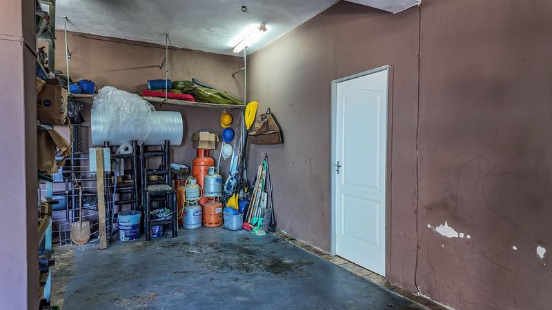 7 Bedroom Property for Sale in Dana Bay Western Cape